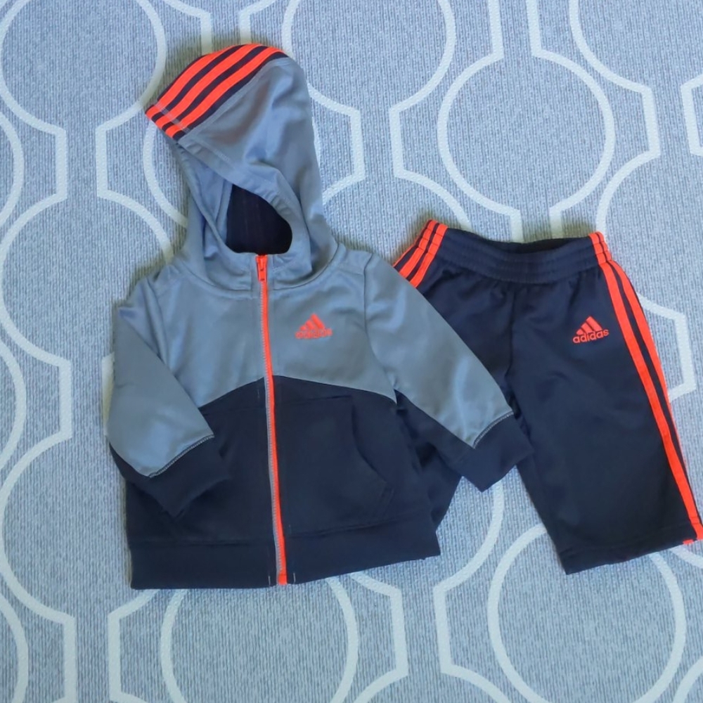 👶adidas two piece track suit for baby